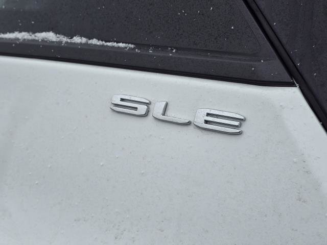 Used 2023 GMC Terrain SLE image 7