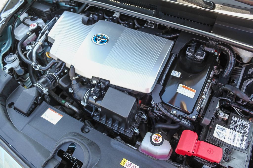 Used 2022 Toyota Prius LE image 32