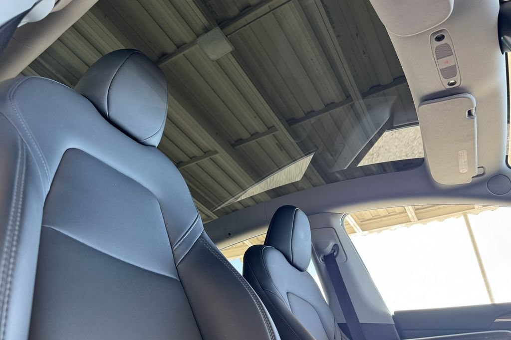 Used 2023 Tesla Model Y Long Range AWD/4WD image 14