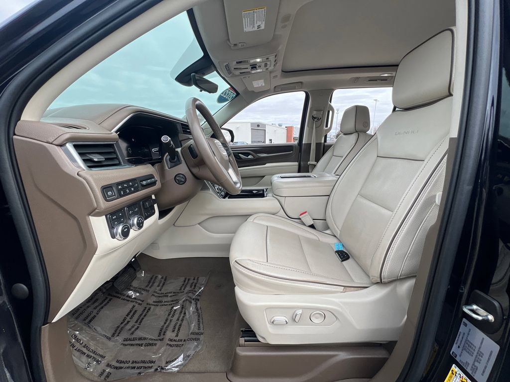 Used 2022 GMC Yukon Denali w/ Denali Premium Package image 29