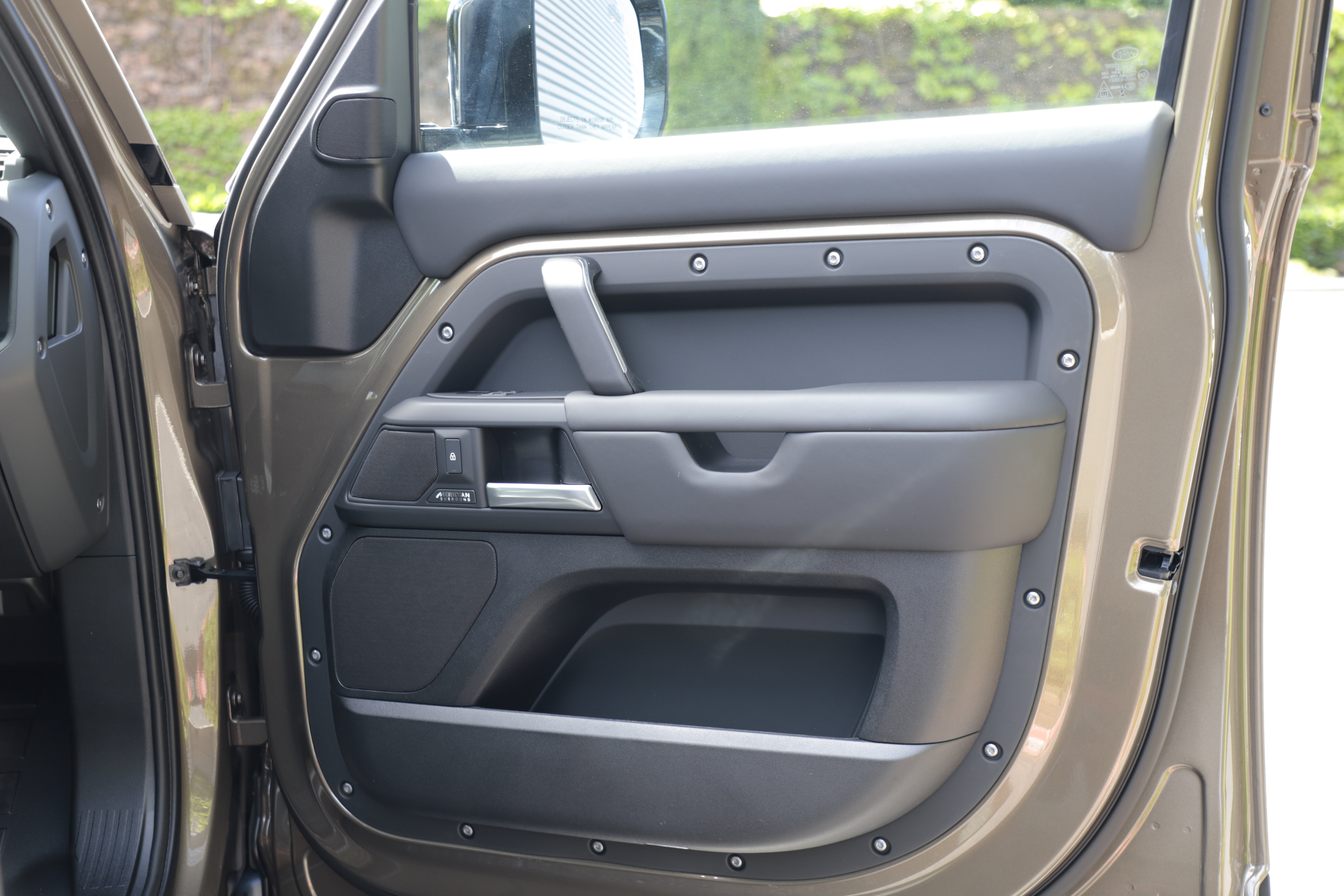 New 2026 Land Rover Defender 110 X-Dynamic SE AWD/4WD image 11