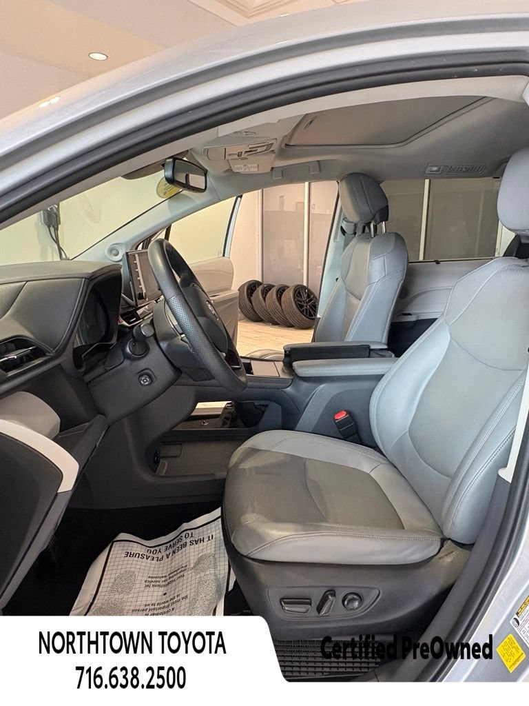 Used 2022 Toyota Sienna Limited AWD/4WD image 14
