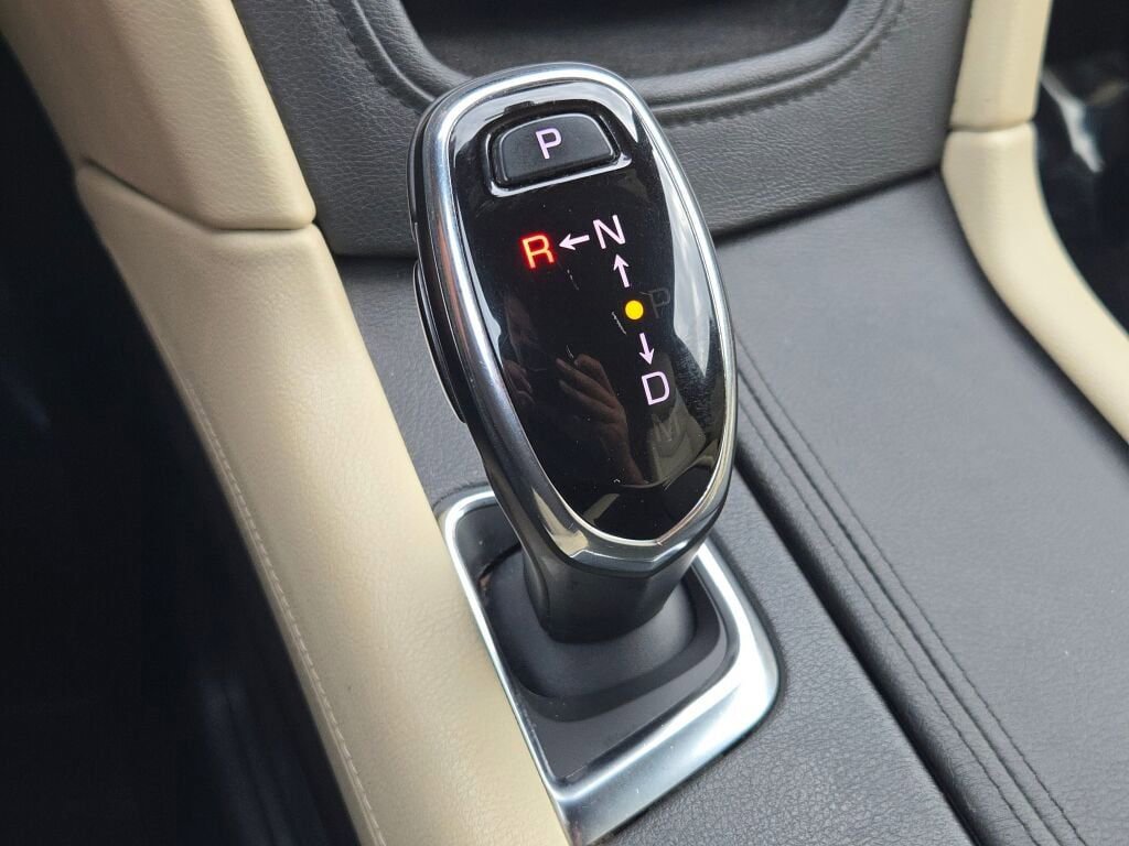 Used 2017 Cadillac XT5 FWD image 28