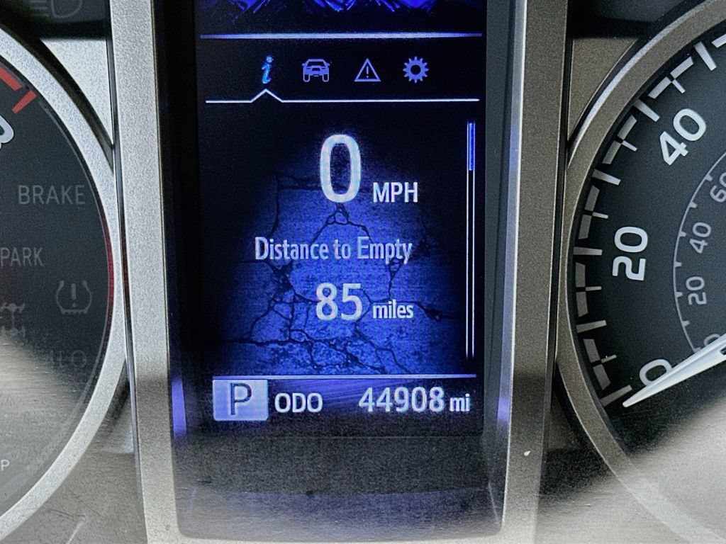 Used 2020 Toyota Tacoma SR5 RWD image 15