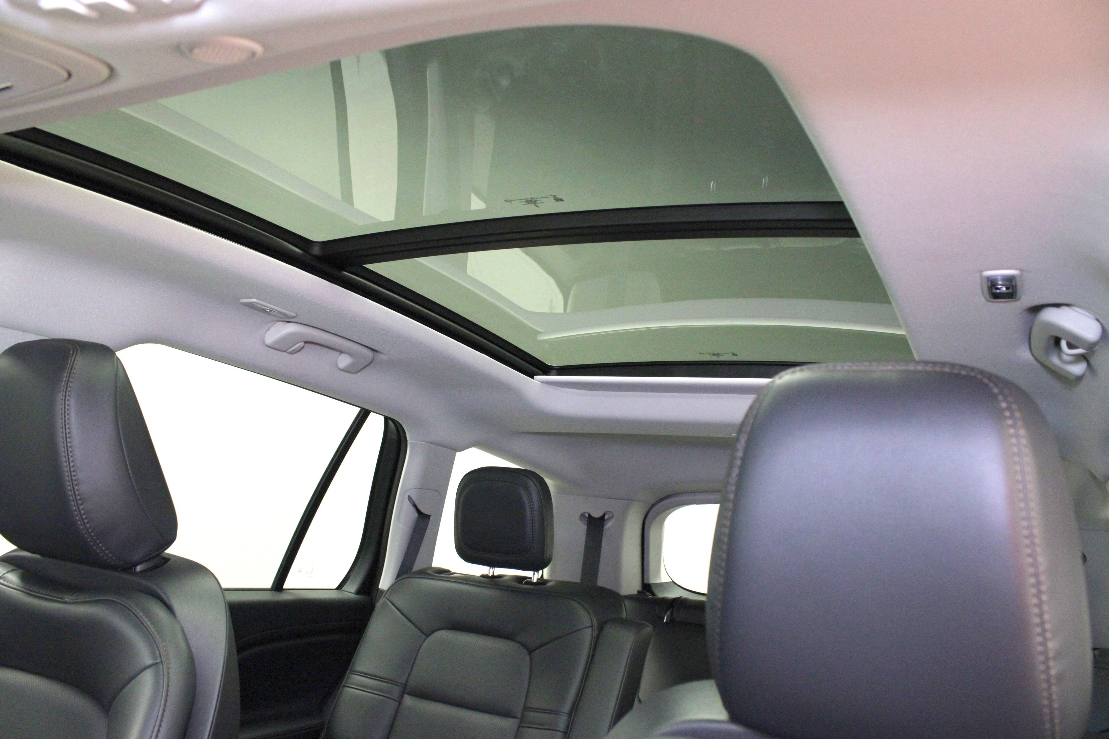 Used 2025 Lincoln Aviator AWD w/ Equipment Group 101A image 10