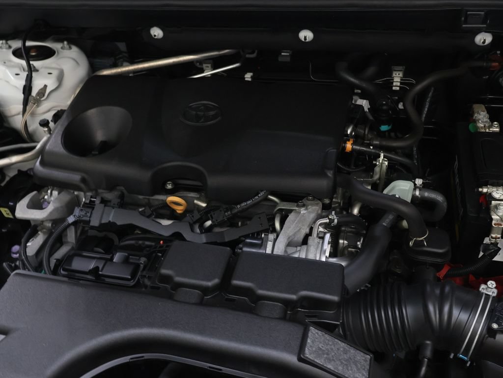 Used 2020 Toyota RAV4 LE FWD image 27