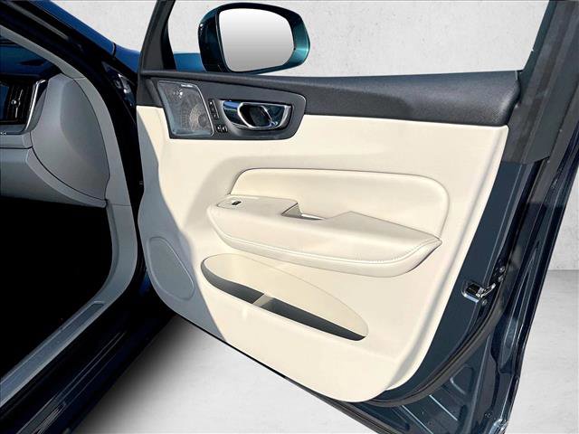 Used 2021 Volvo XC60 T8 Inscription w/ Advanced Package image 19