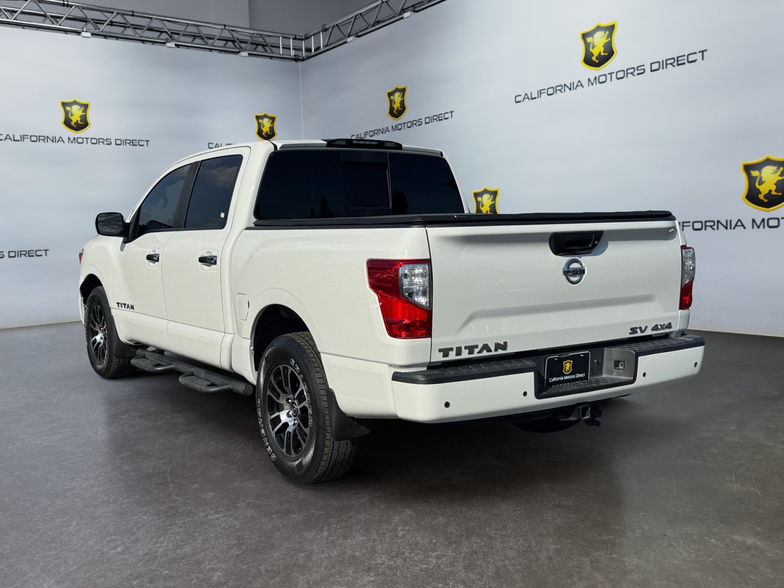Used 2021 Nissan Titan SV w/ SV Convenience Package AWD/4WD image 3