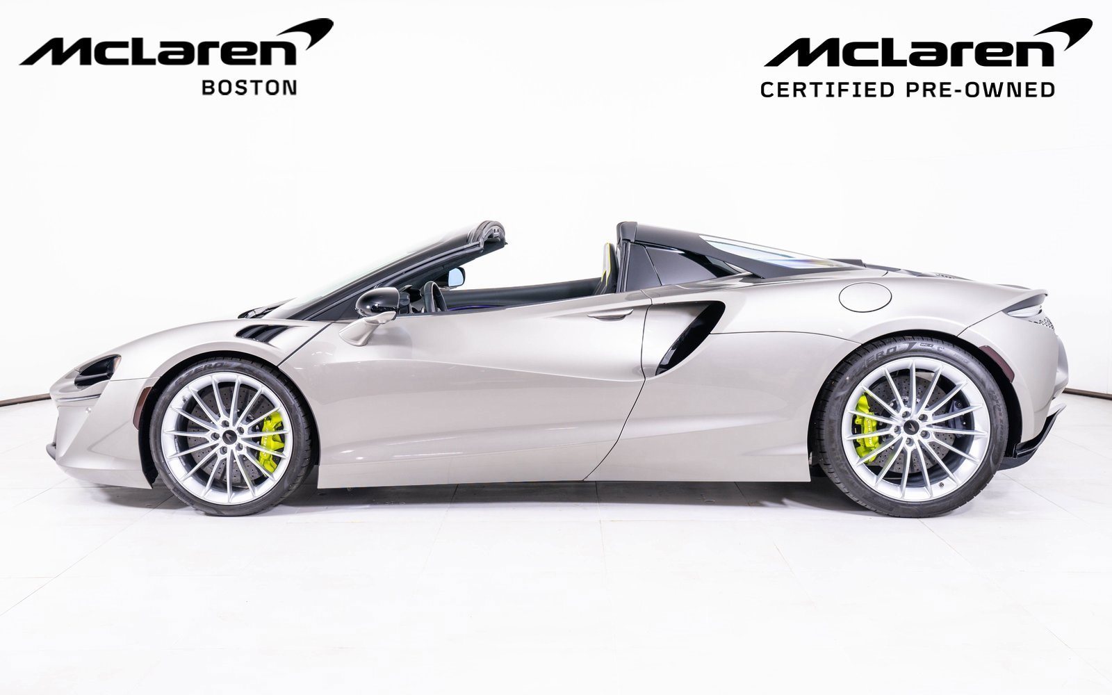 Used 2025 McLaren Artura Spider image 2