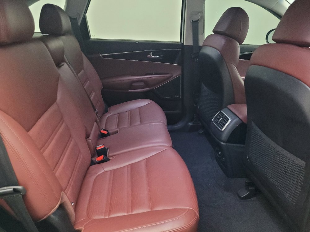 Used 2017 Kia Sorento SX image 19