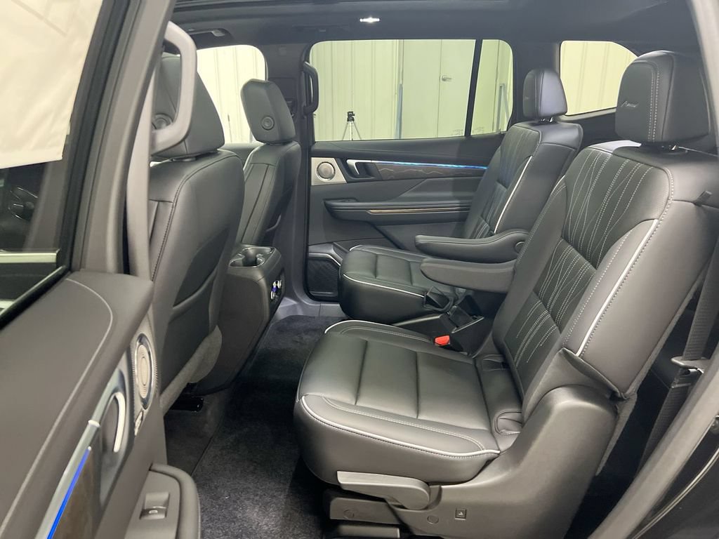 Used 2026 Buick Enclave Avenir w/ Super Cruise Package AWD/4WD image 23
