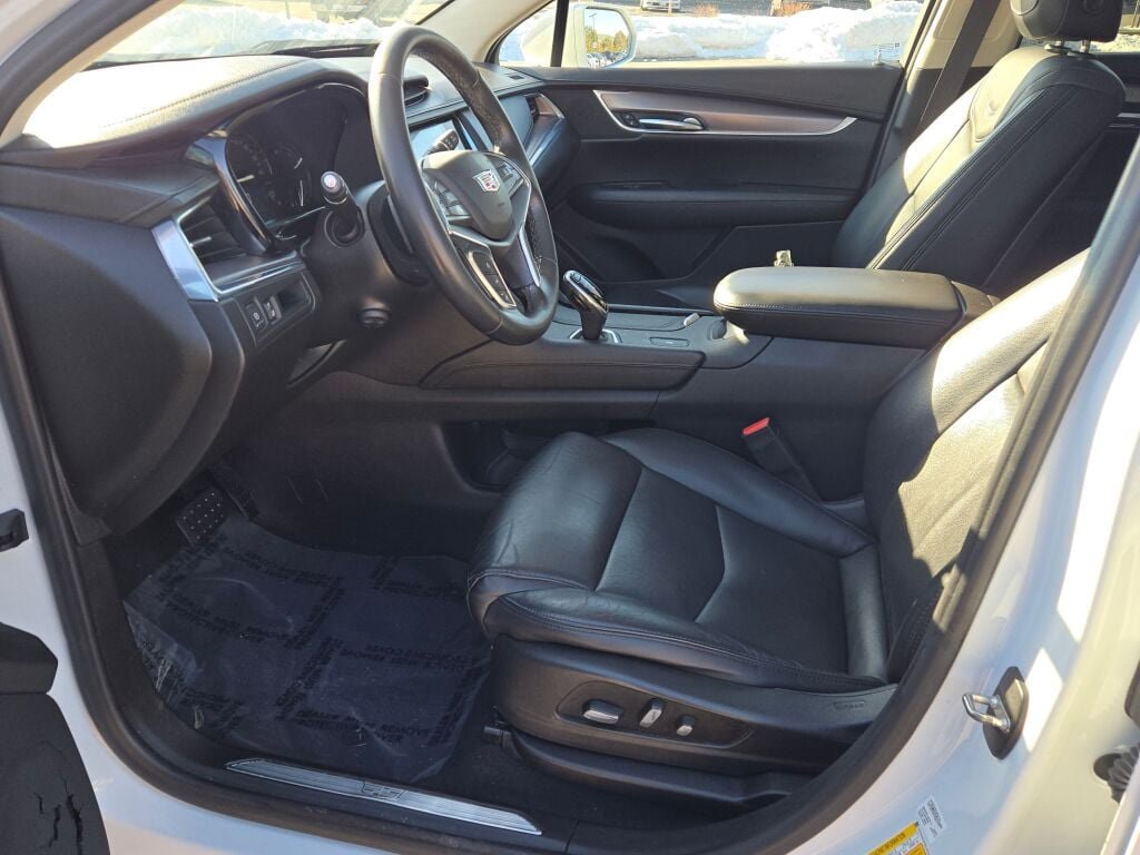 Used 2018 Cadillac XT5 Luxury w/ Driver Awareness Package image 25