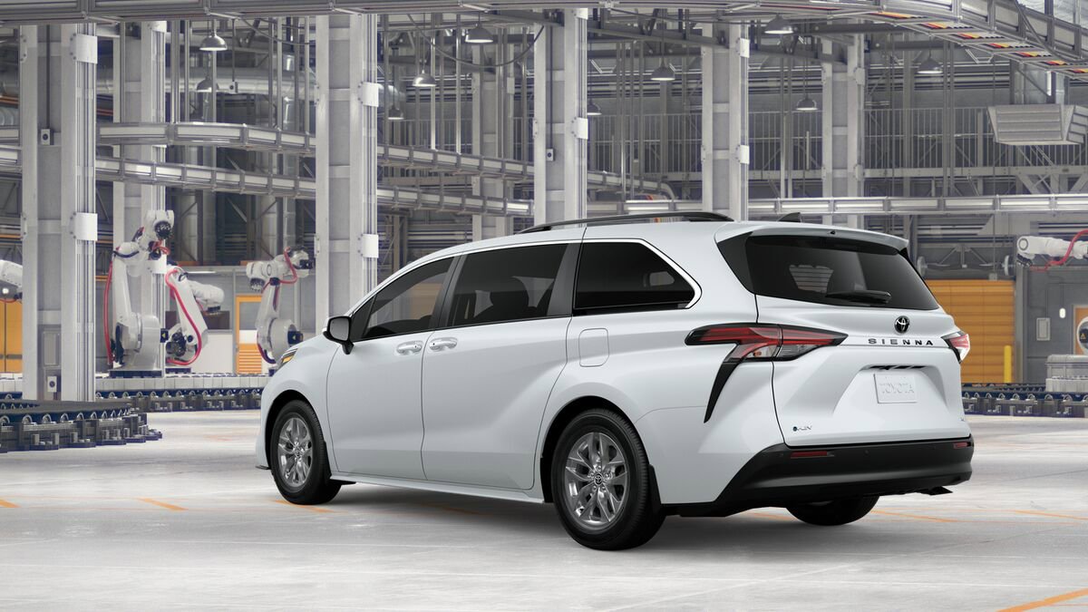 New 2026 Toyota Sienna XLE FWD image 6
