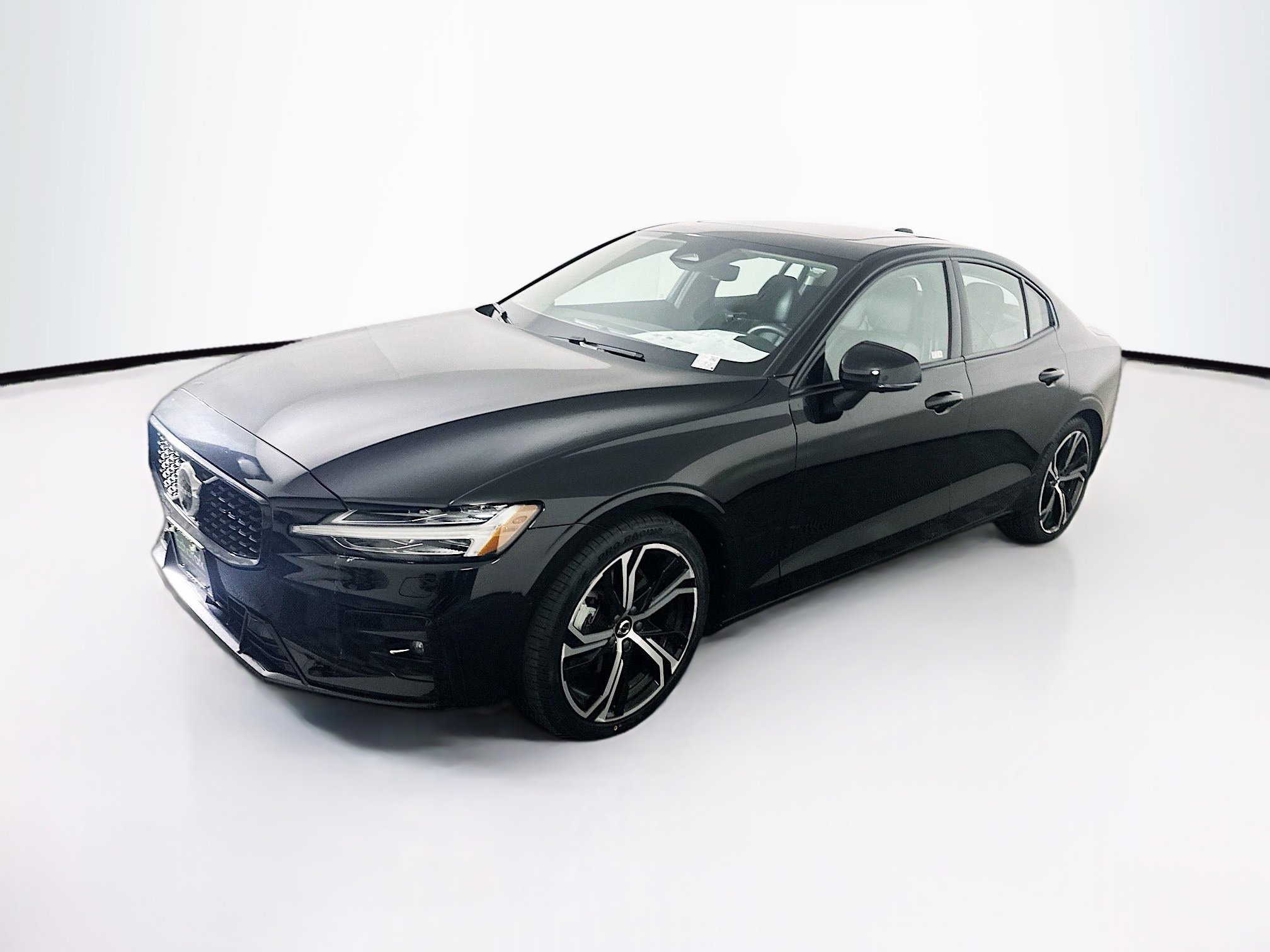 Used 2024 Volvo S60 B5 Plus image 3