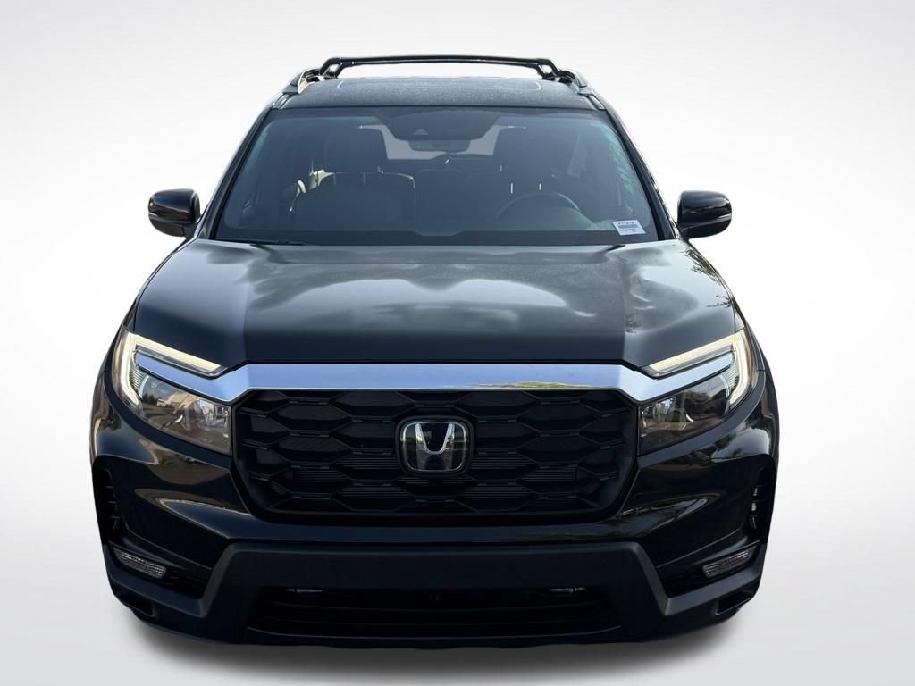 Certified 2025 Honda Passport EX-L image 9