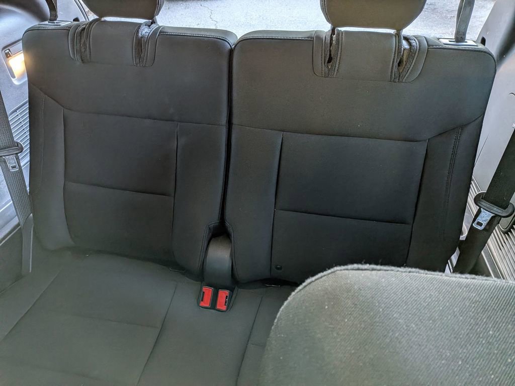 Used 2021 Ford Explorer XLT image 32