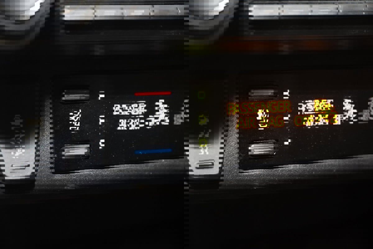 Used 2022 Toyota RAV4 Limited AWD/4WD image 8