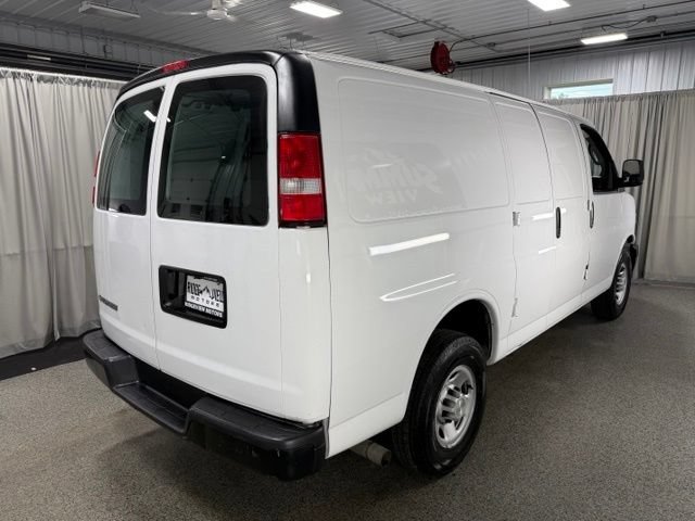 Used 2019 Chevrolet Express 2500 RWD image 4