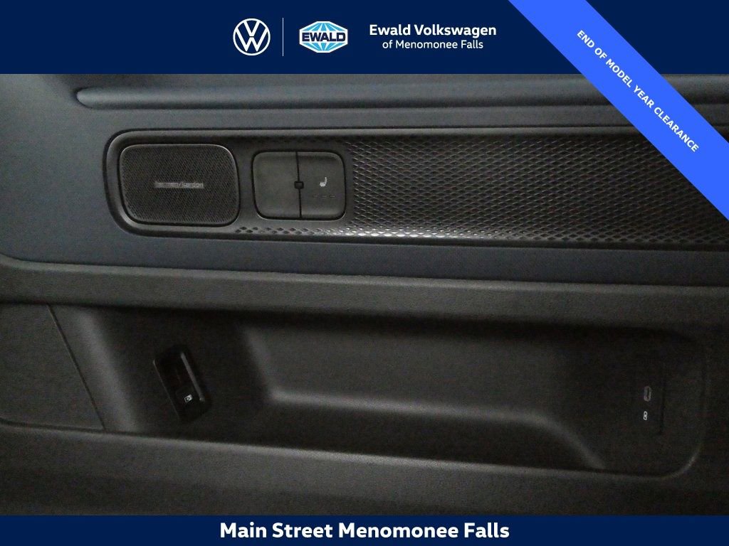 New 2025 Volkswagen ID. Buzz Pro S Plus AWD/4WD image 38