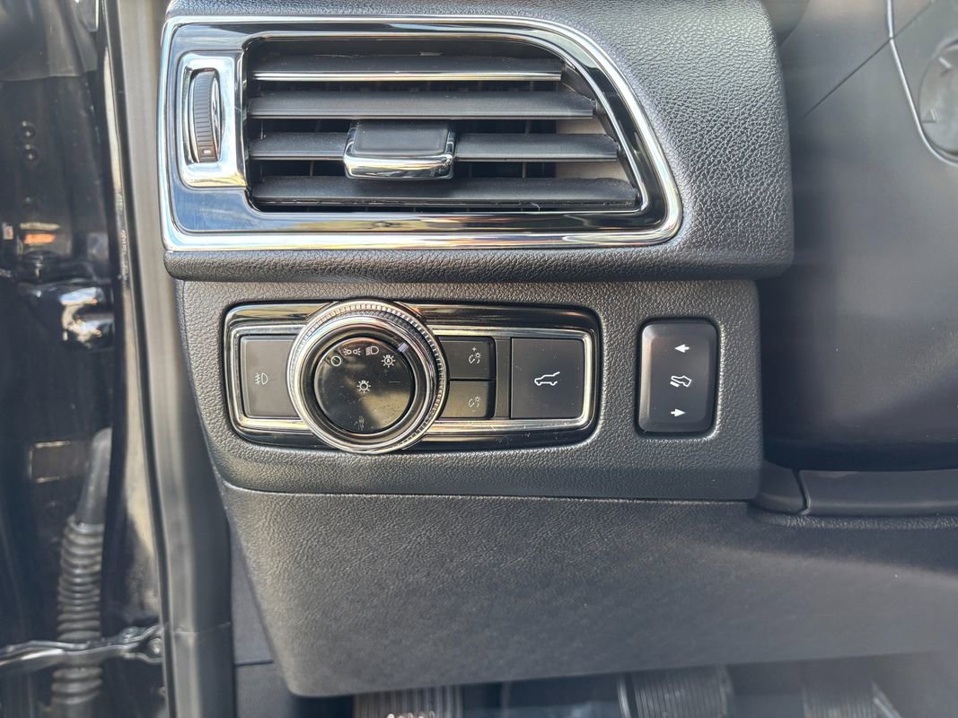 Used 2019 Lincoln Navigator Reserve image 21