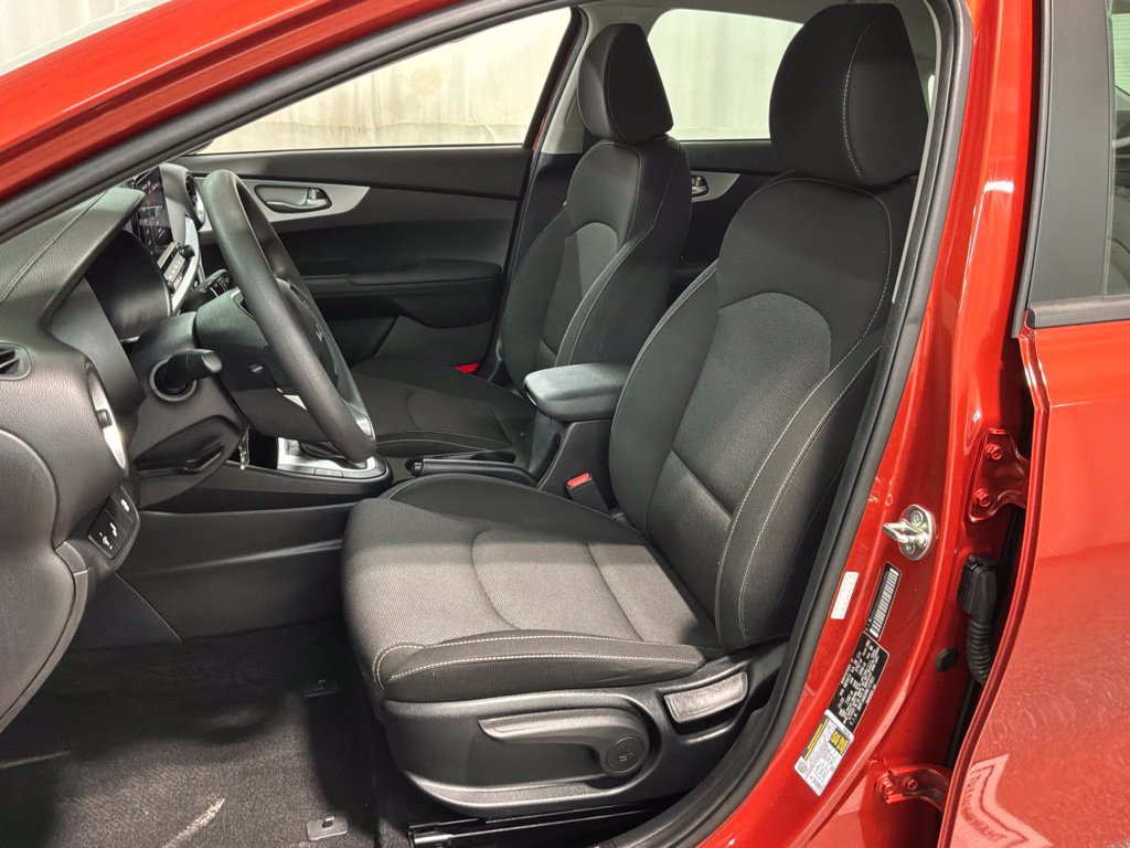 Used 2024 Kia Forte LXS w/ LXS Technology Package FWD image 19