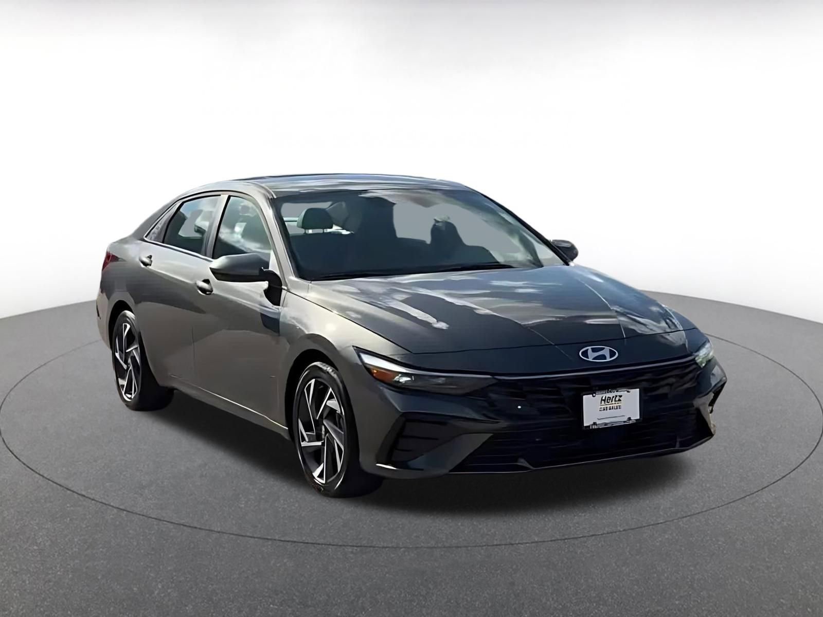 Used 2025 Hyundai Elantra SEL image 3