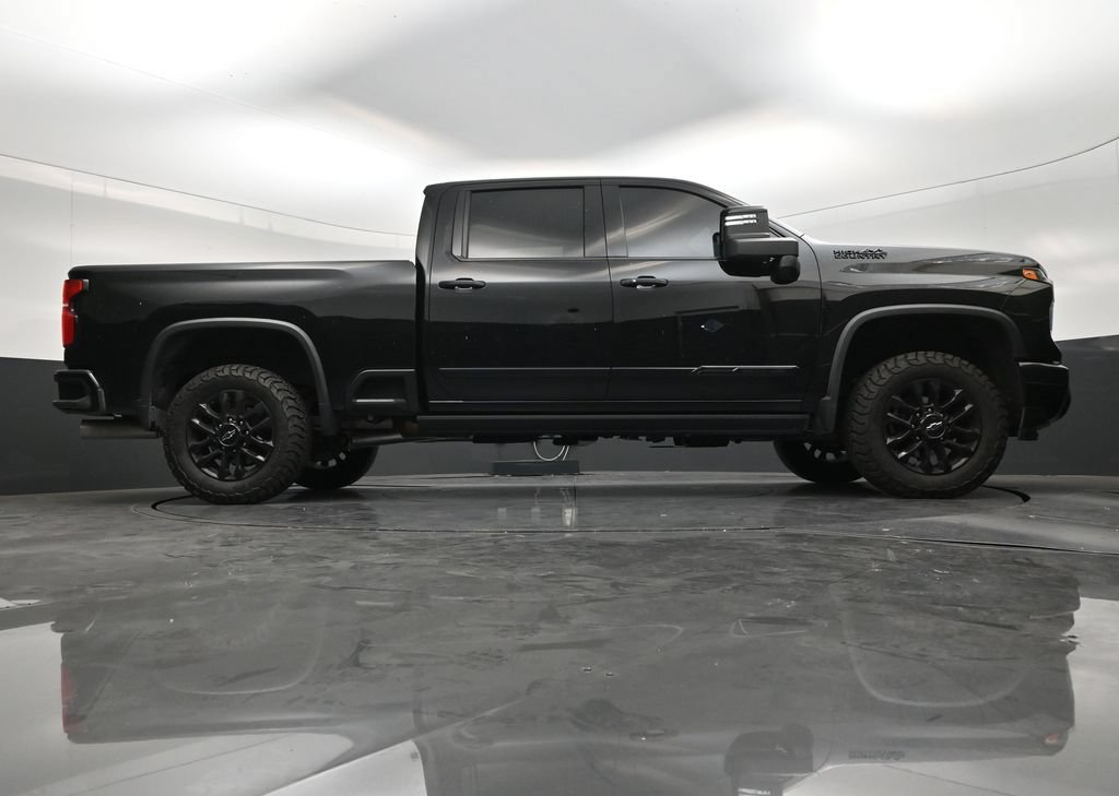 Used 2025 Chevrolet Silverado 2500 High Country w/ High Country Premium Package AWD/4WD image 25