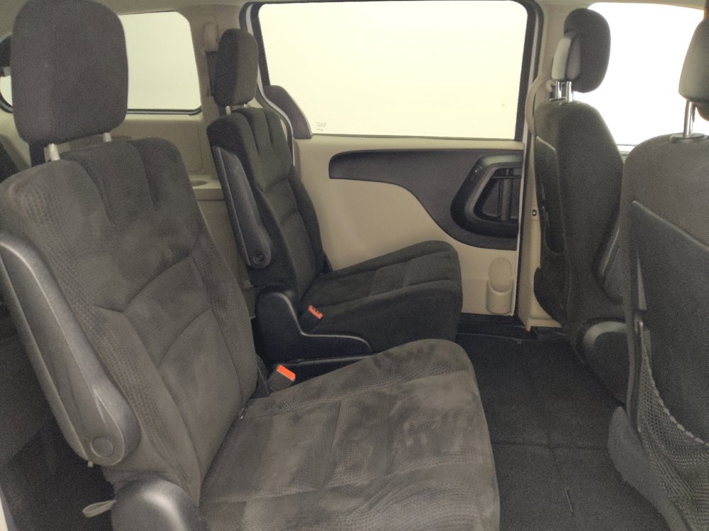 Used 2016 Dodge Grand Caravan SXT FWD image 19
