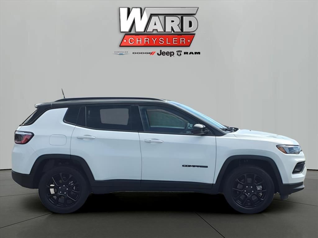 Used 2023 Jeep Compass Altitude w/ Sun and Sound Group image 13