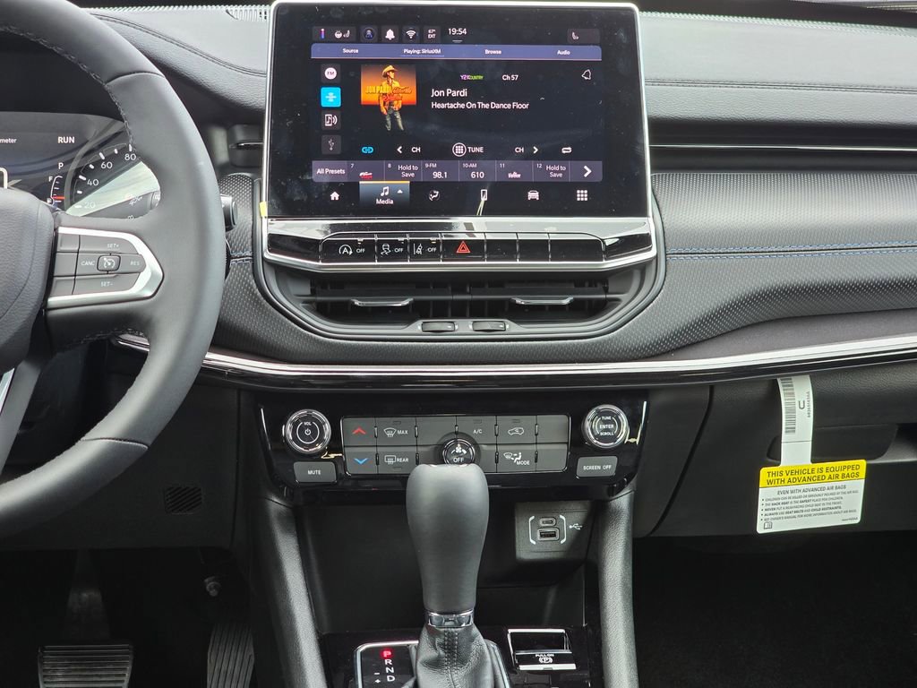 New 2026 Jeep Compass Latitude AWD/4WD image 28