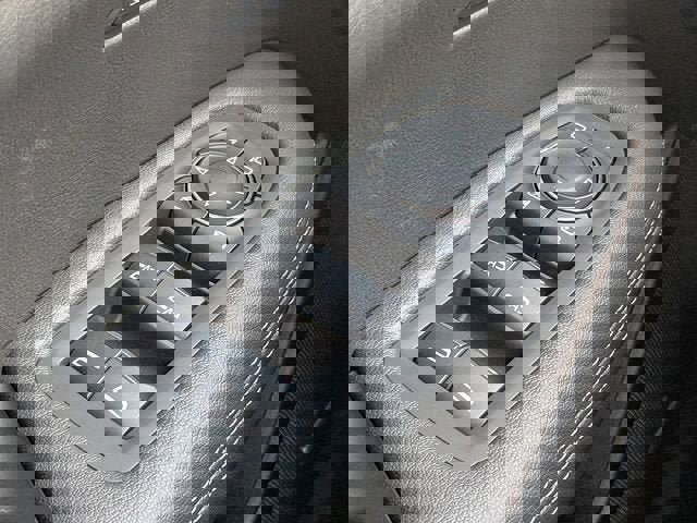 New 2025 Cadillac XT6 Luxury image 28