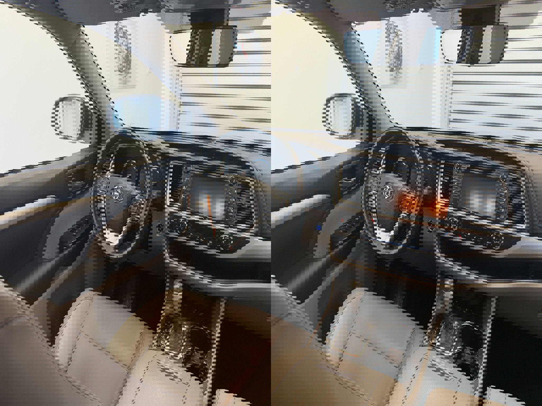 Used 2017 Toyota Highlander SE image 17