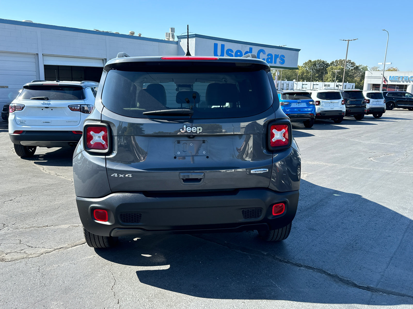 Used 2022 Jeep Renegade Latitude AWD/4WD image 4