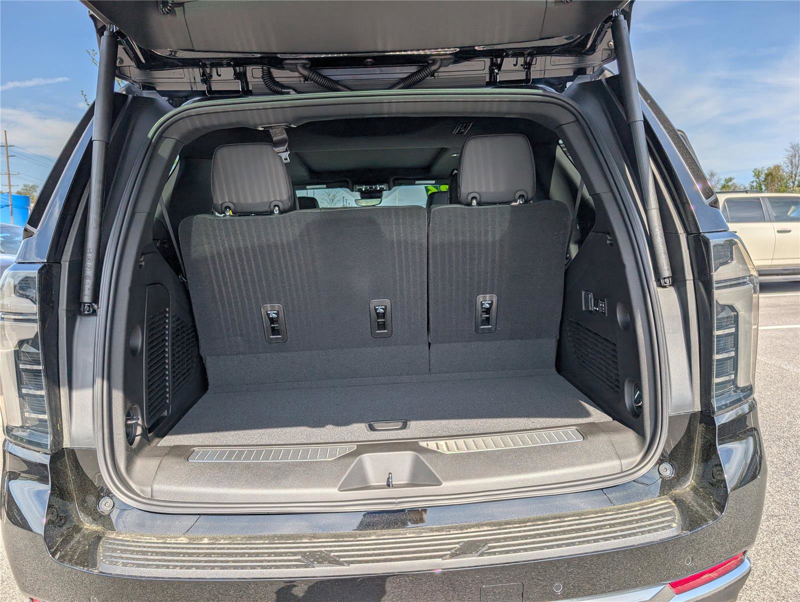 New 2026 Chevrolet Tahoe High Country w/ Sun And Tow Package image 8