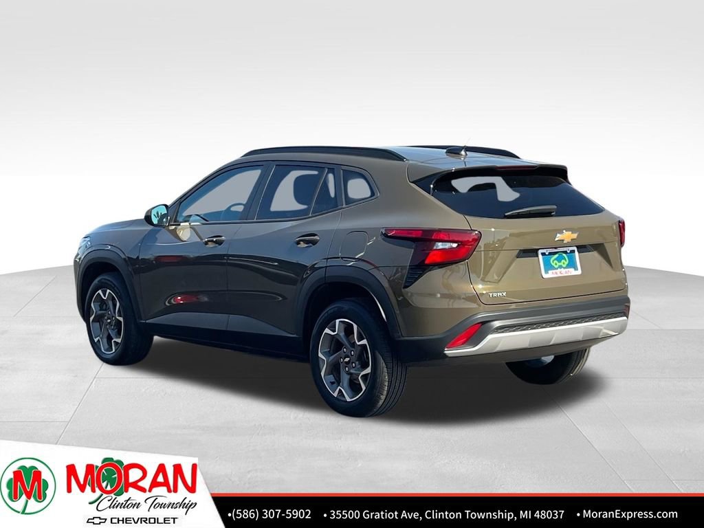 Certified 2024 Chevrolet Trax LT w/ Driver Confidence Package image 4