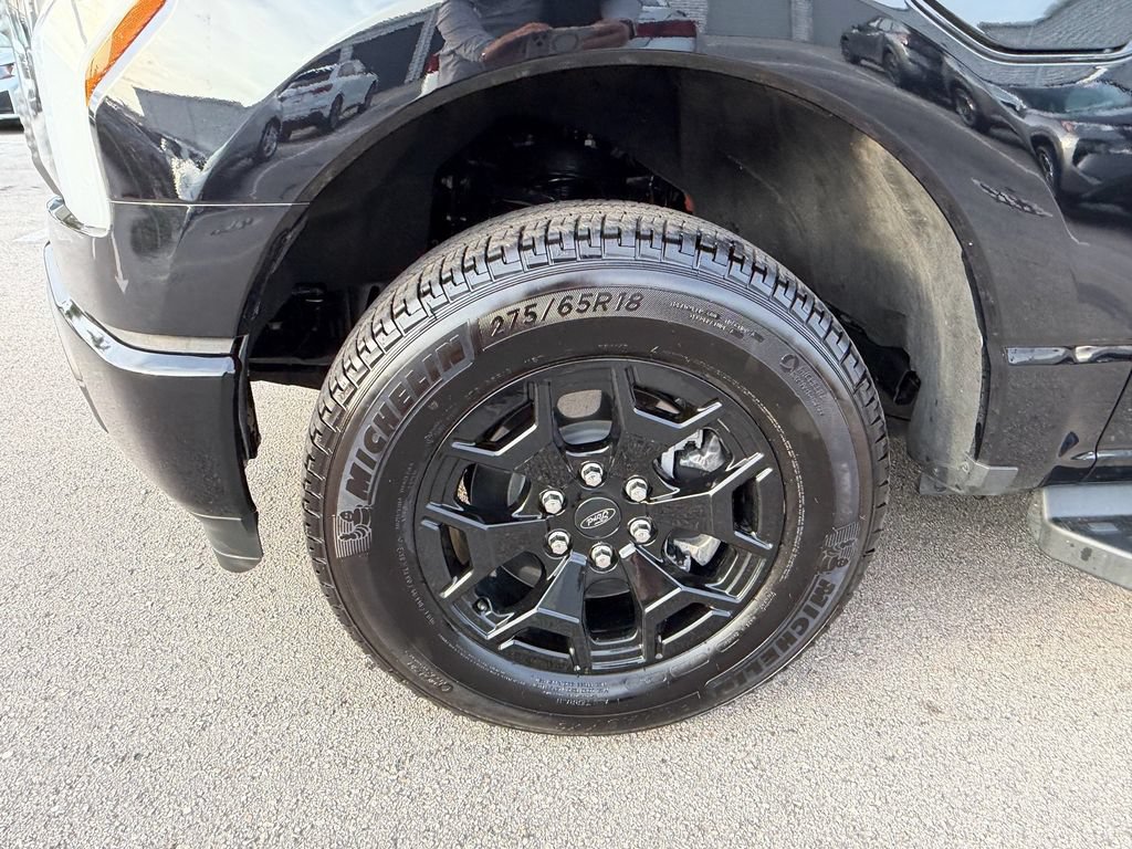 Used 2025 Ford F150 Lightning XLT AWD/4WD image 9