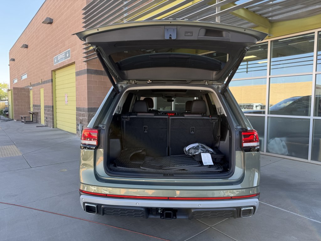 Used 2024 Volkswagen Atlas Peak Edition SEL AWD/4WD image 42