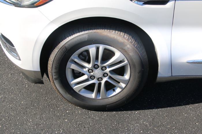 Used 2018 Buick Enclave Essence w/ Trailering Package image 10