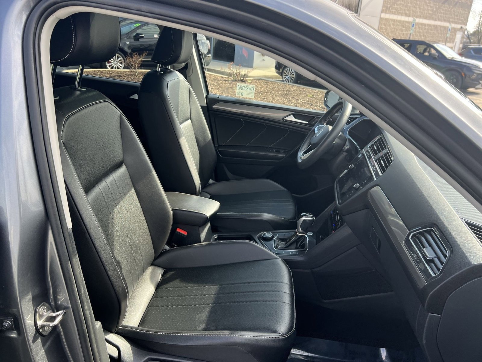 Used 2023 Volkswagen Tiguan SE image 26