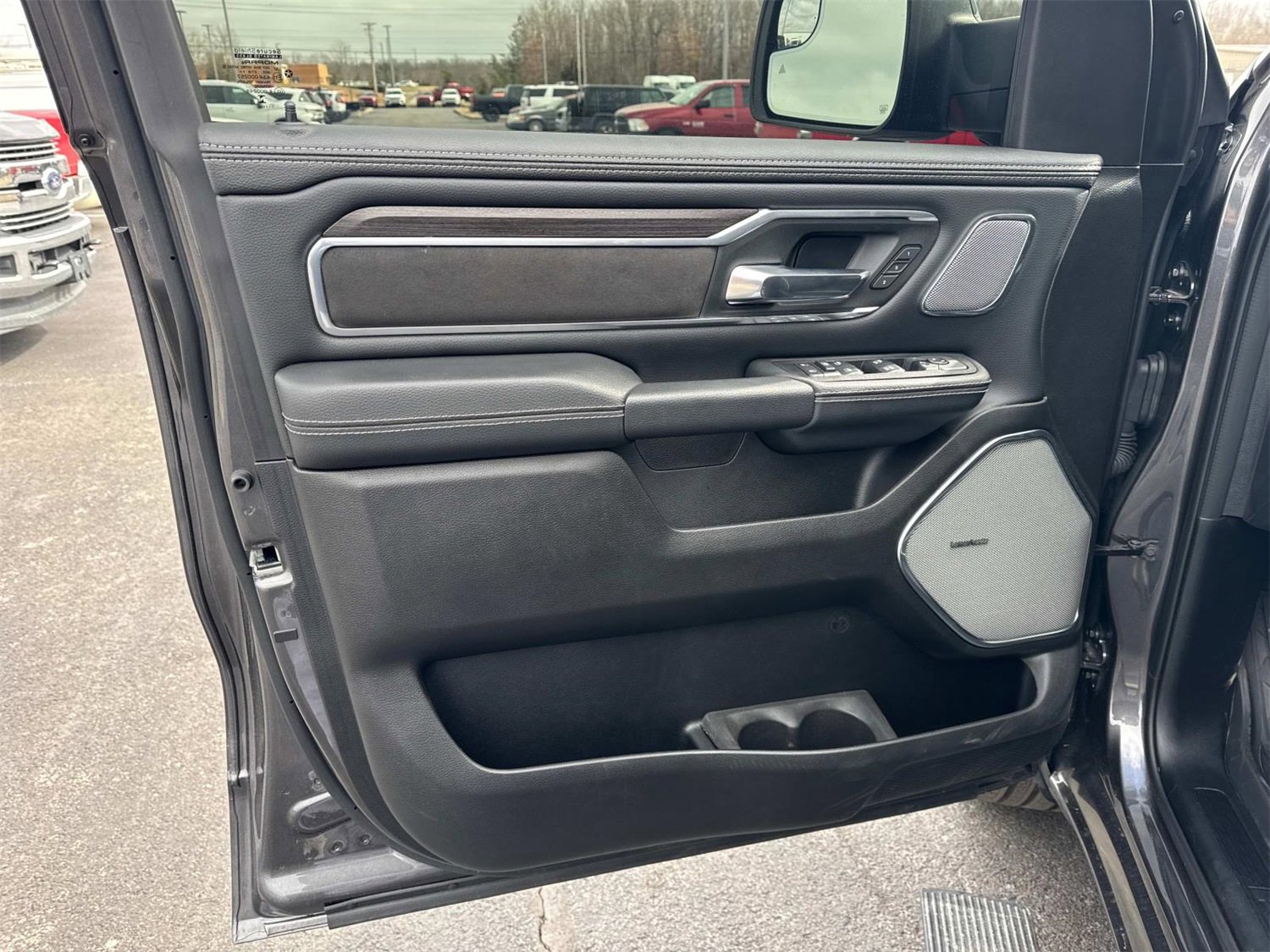 Used 2025 RAM 1500 Laramie w/ Night Edition image 25