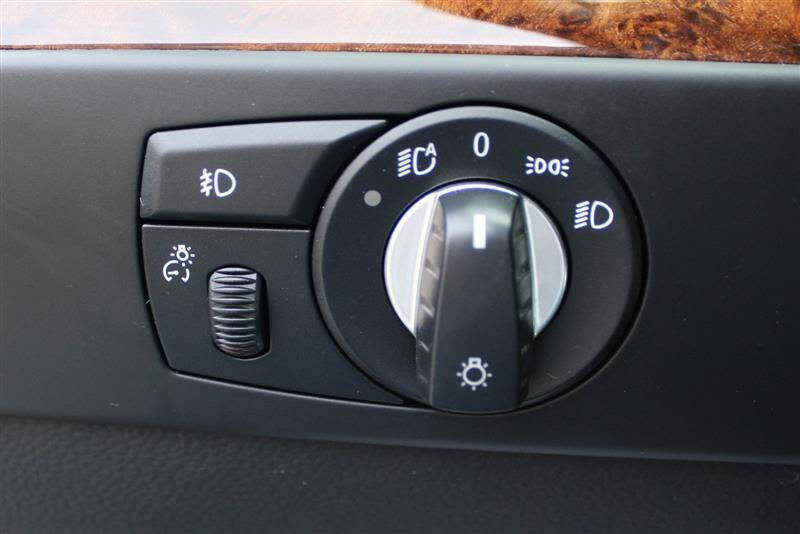 Used 2008 BMW 528xi Sedan image 19