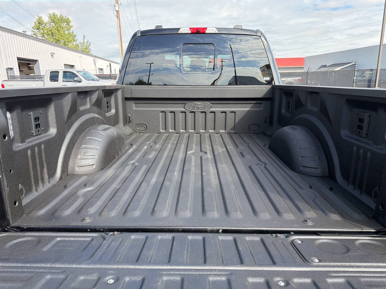 Used 2026 Ford F250 Platinum w/ Tremor Off-Road Package AWD/4WD image 8