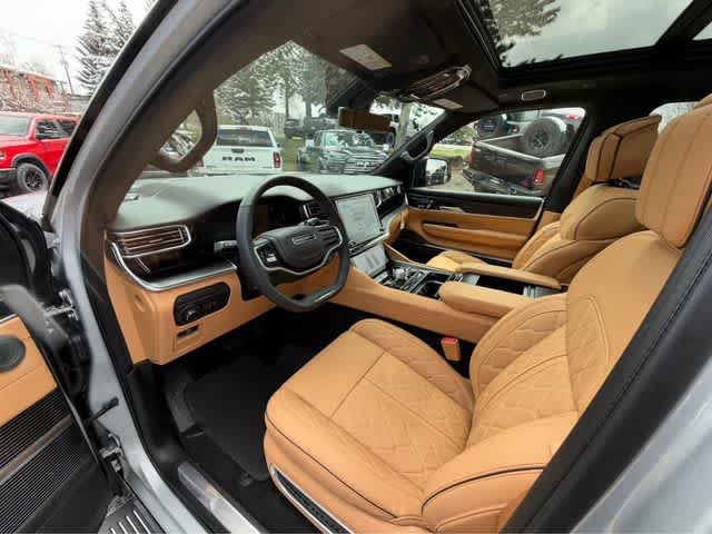 New 2026 Jeep Grand Wagoneer Summit AWD/4WD image 39