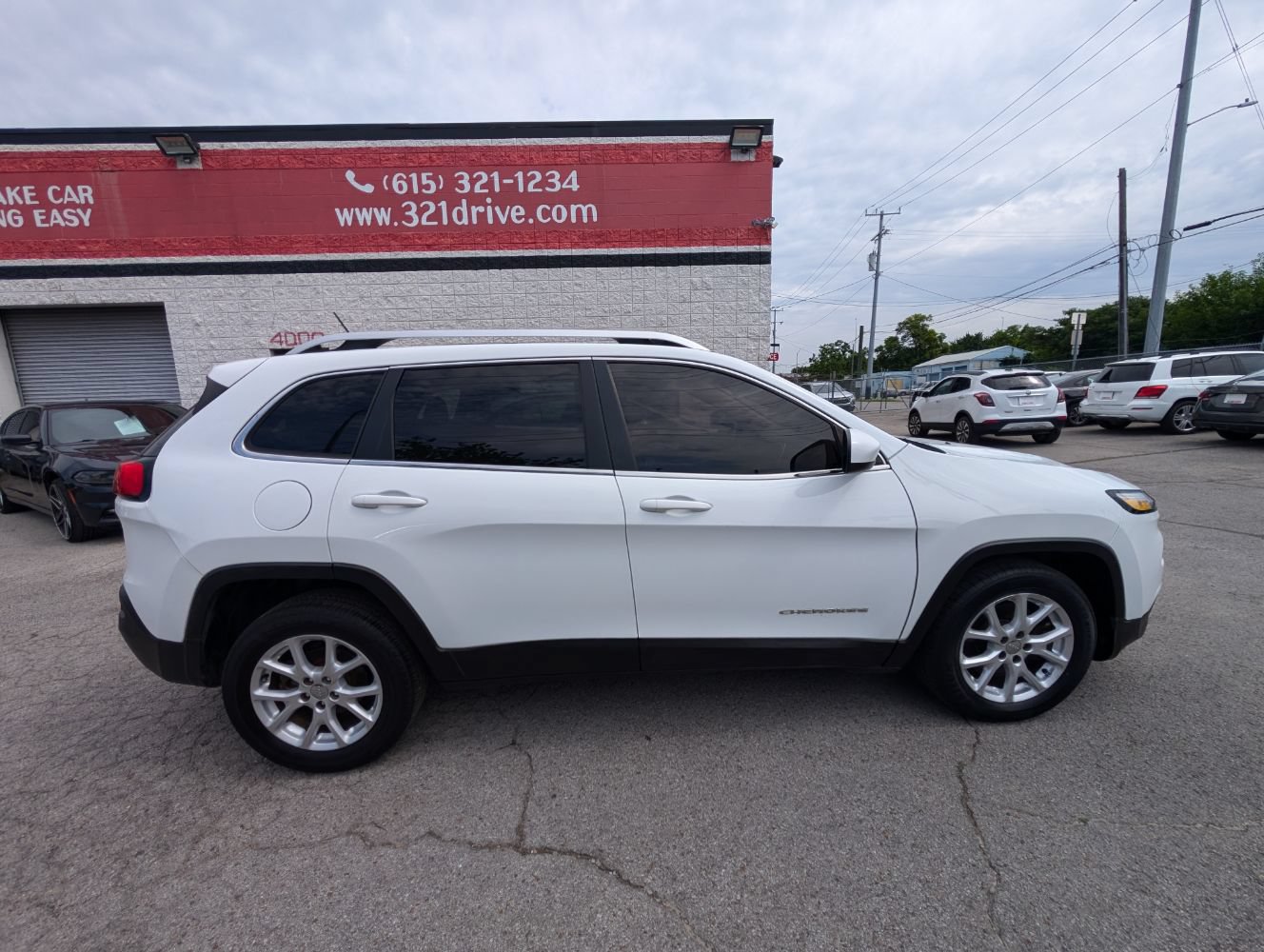 Used 2014 Jeep Cherokee Latitude FWD image 5