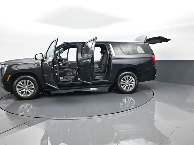 Used 2025 GMC Yukon XL Denali AWD/4WD image 37