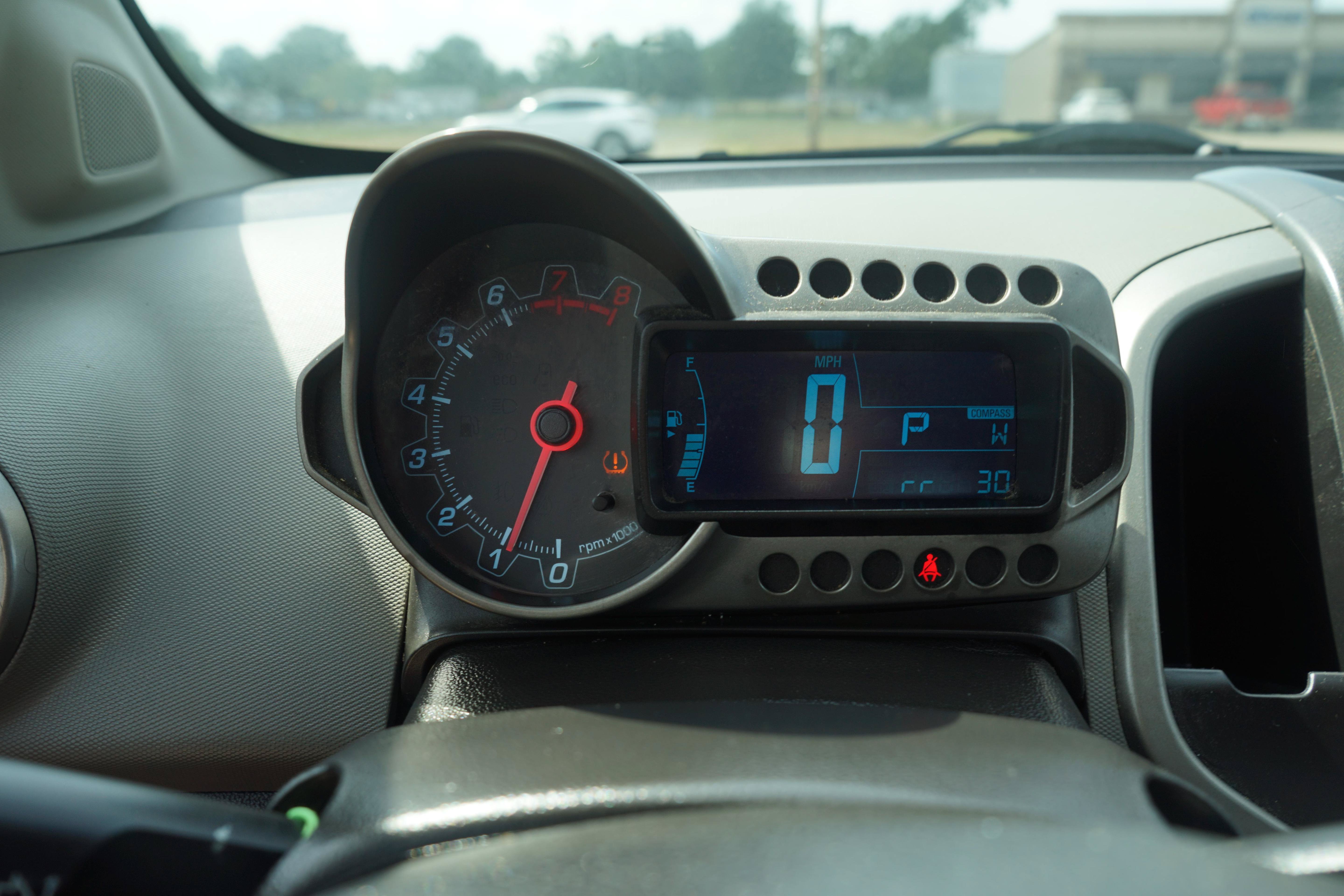 Used 2015 Chevrolet Sonic LT FWD image 11