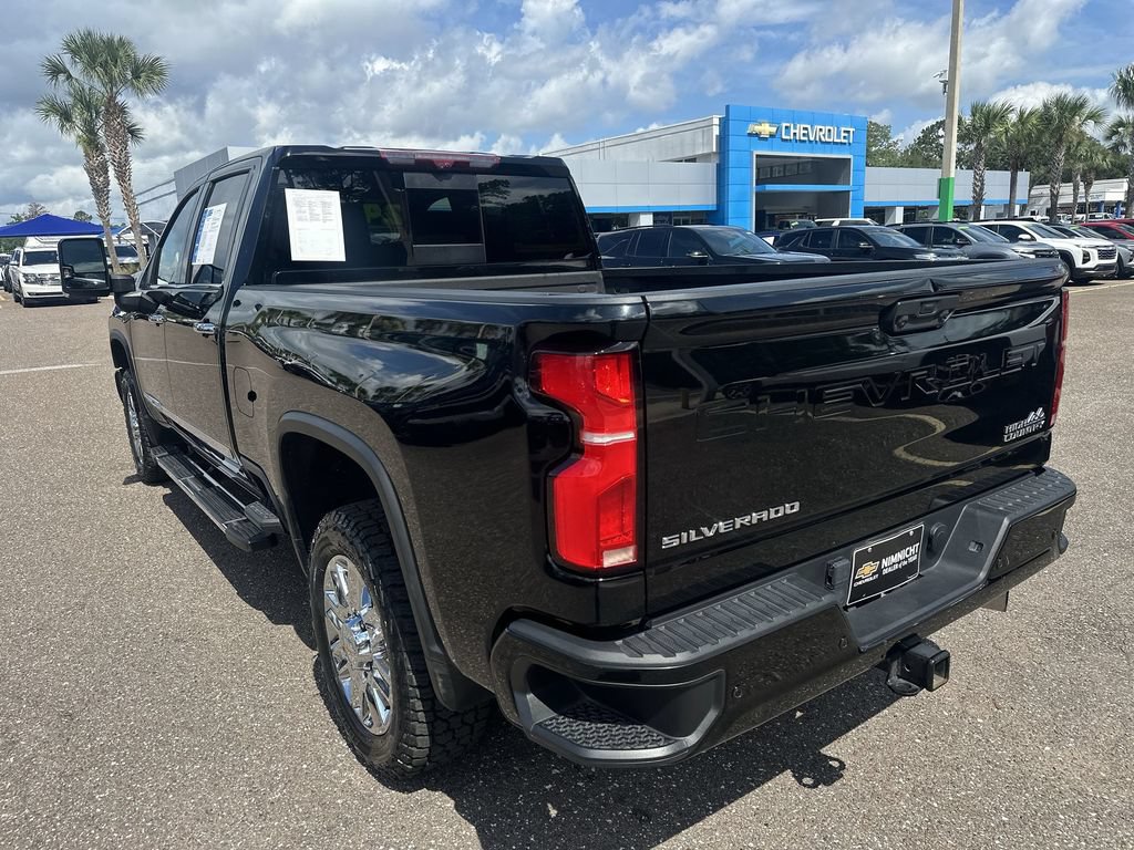 Used 2024 Chevrolet Silverado 2500 High Country w/ High Country Premium Package AWD/4WD image 14
