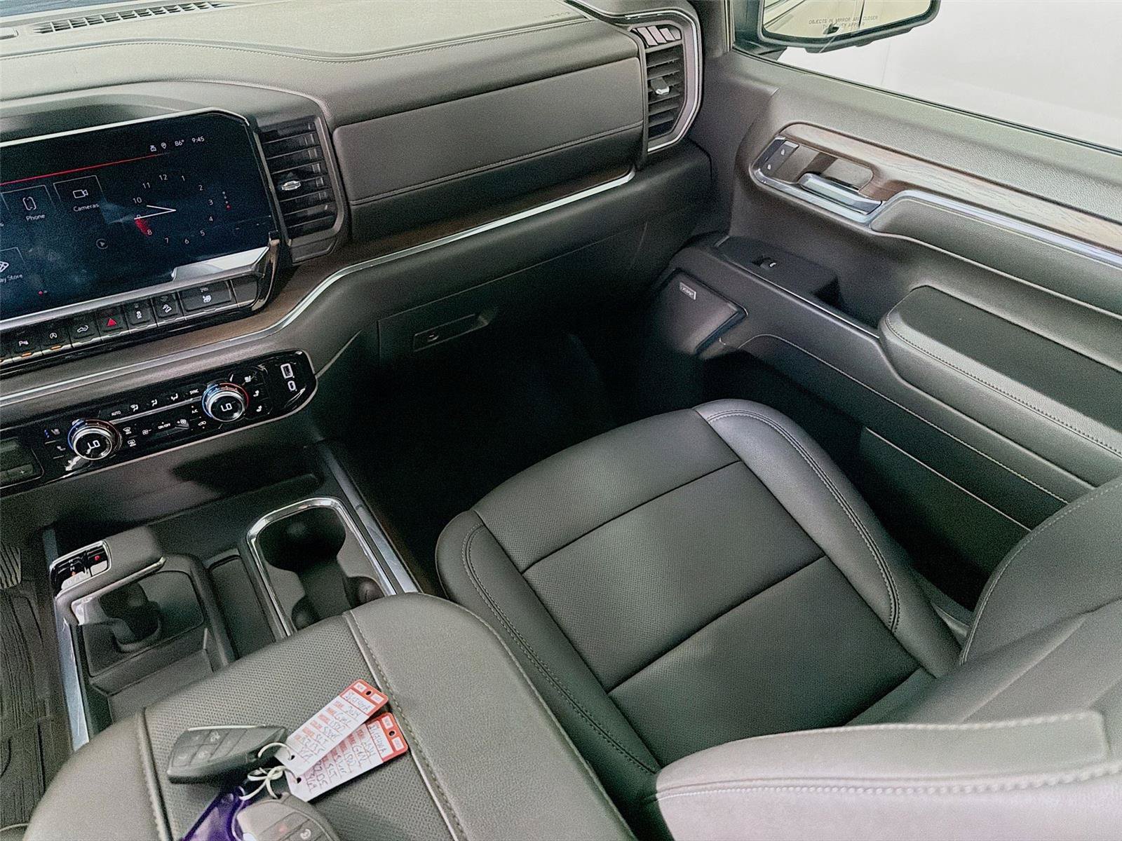 Used 2024 GMC Sierra 1500 SLT w/ SLT Premium Plus Package AWD/4WD image 28
