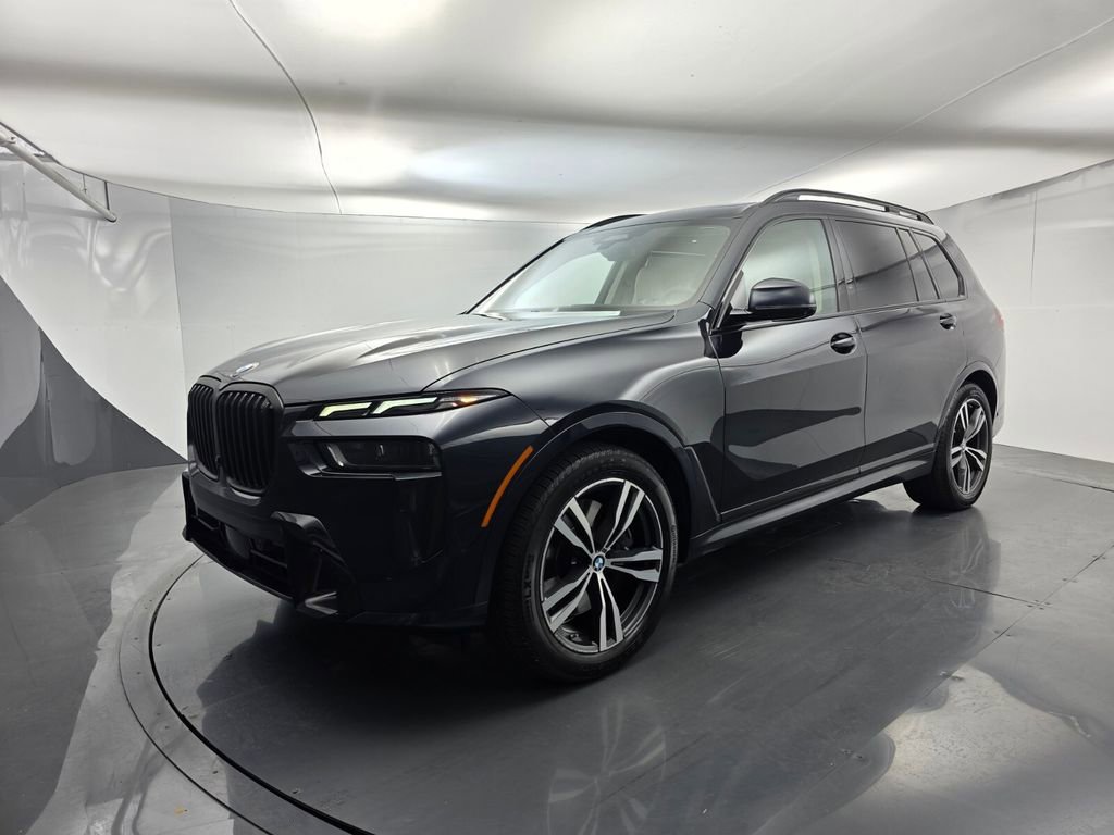 Used 2024 BMW X7 xDrive40i w/ M Sport Package AWD/4WD image 8