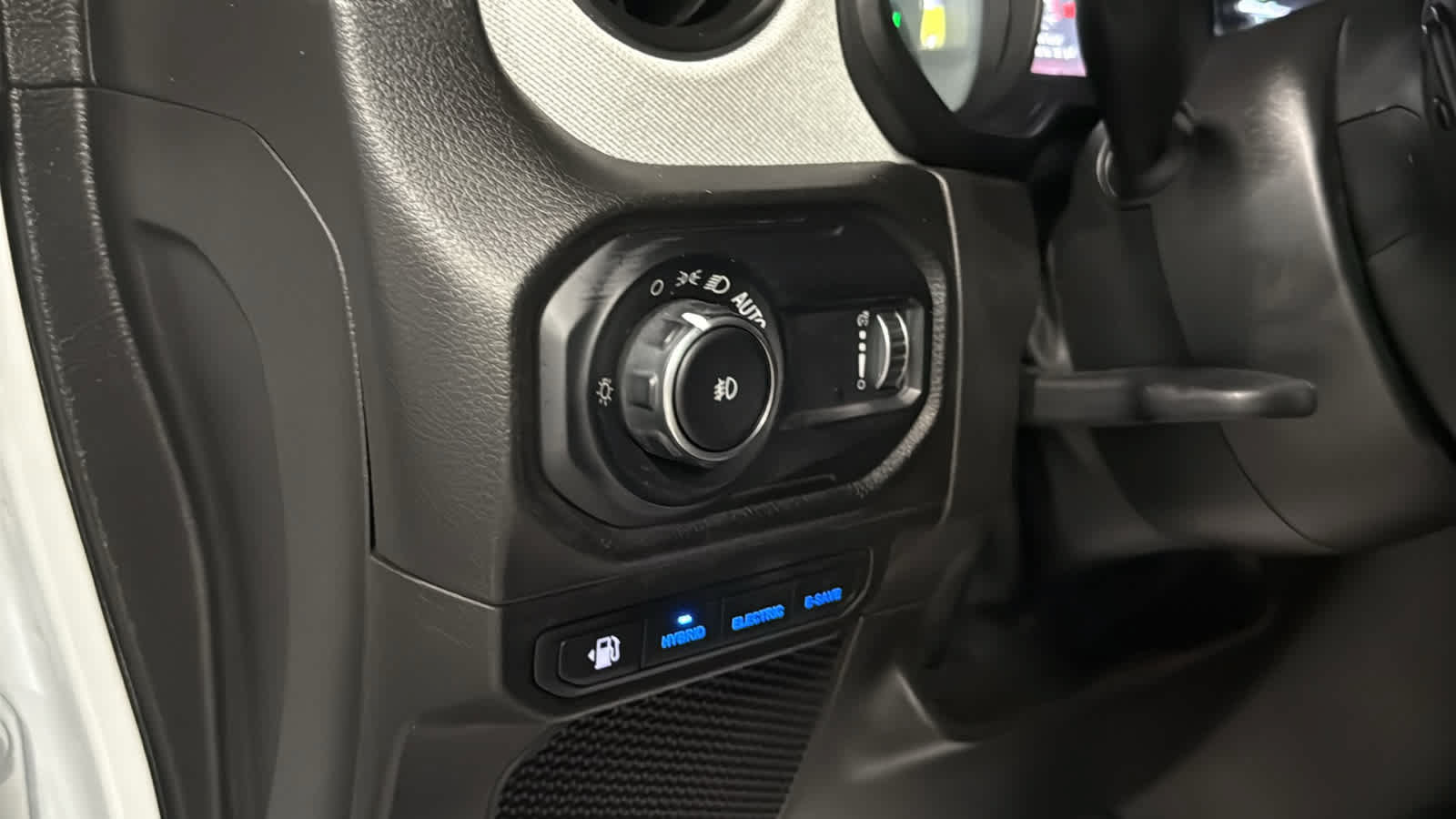 Certified 2024 Jeep Wrangler Unlimited w/ Convenience Group AWD/4WD image 23